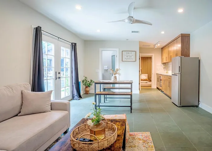 Serene 1 Bed Guest House With Patio Sleeps 6